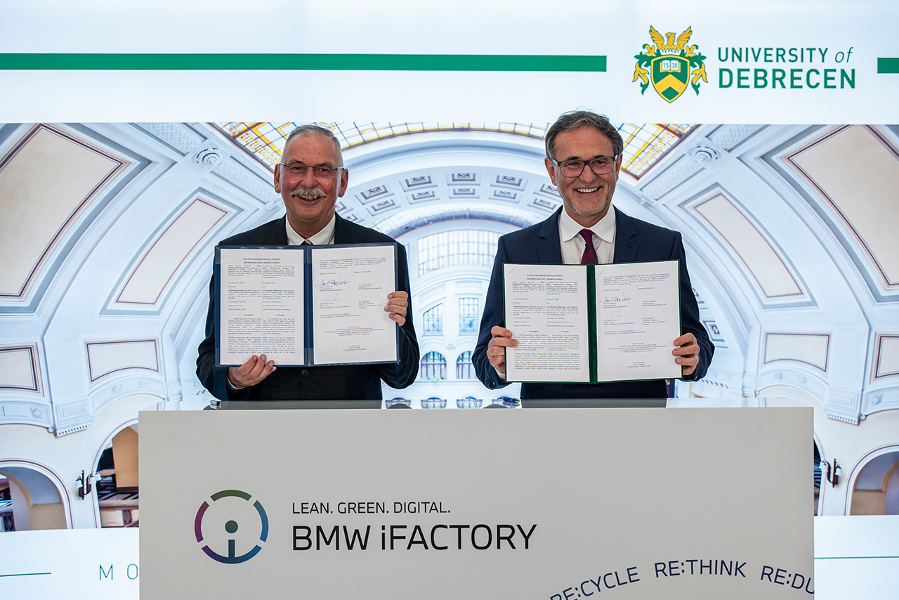 A BMW Group Gyár Debrecen stratégiai együttműködési megállapodást kötött a Debreceni Egyetemmel.