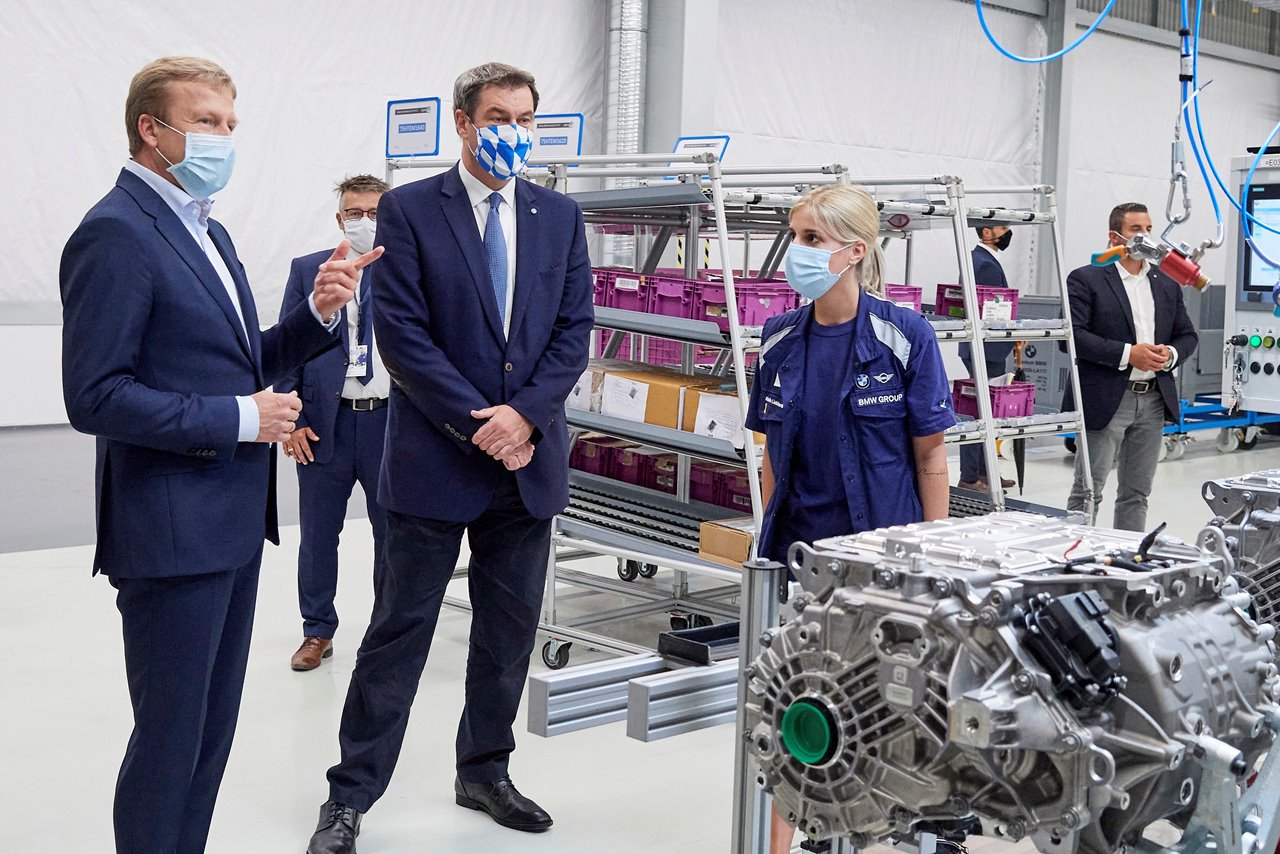 Ministerpräsident Dr. Markus Söder und Vorstandsvorsitzender der BMW Group Oliver Zipse.