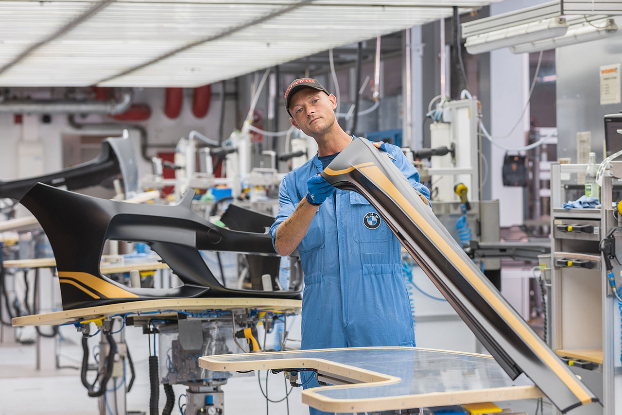 Manufakturarbeit mit Designakzenten in Gold.