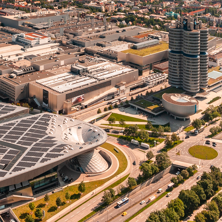 Luftansicht der bmw welt in München