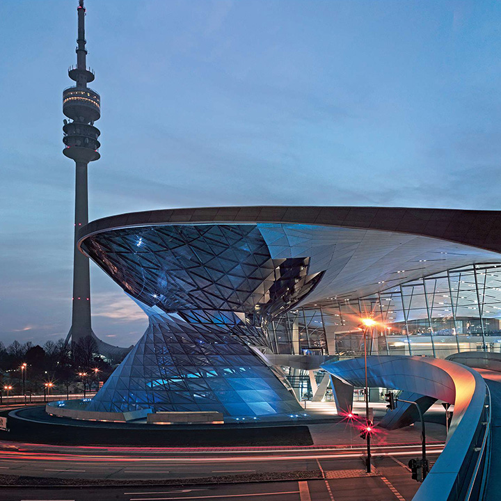 Die BMW Welt wird eröffnet.