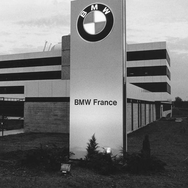 Weltweit entstehen Vertriebstöchter der BMW.