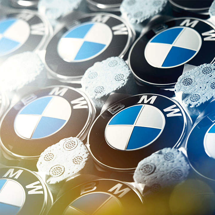 Several BMW logos next to each other