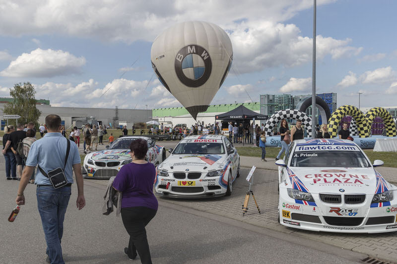 Mitarbeiter- und Familienfest 30 Jahre BMW AG Standort Wackersdorf Foto: altrofoto.de
